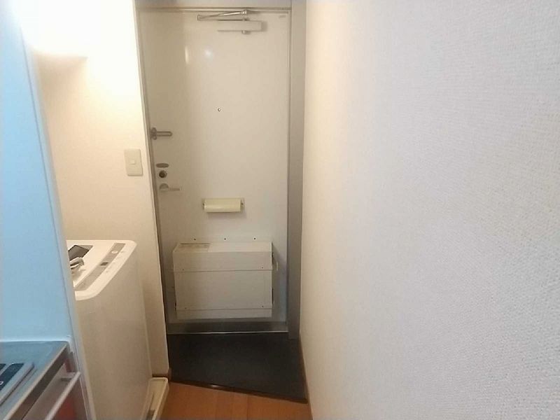 レオパレス鶴舞 玄関