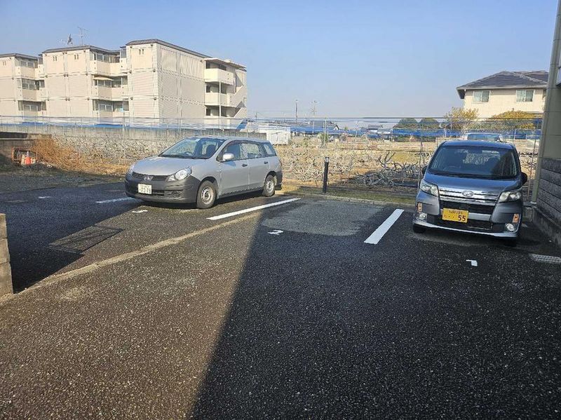 leopalace Glicina Parking lot