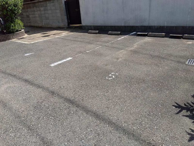 レオパレスコンフォート明石 駐車場