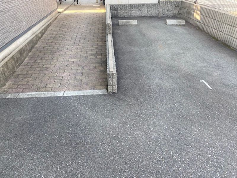レオパレスマース 駐車場