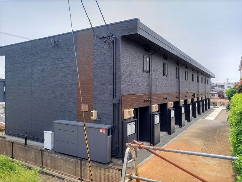 レオパレスメディオ新津 外観