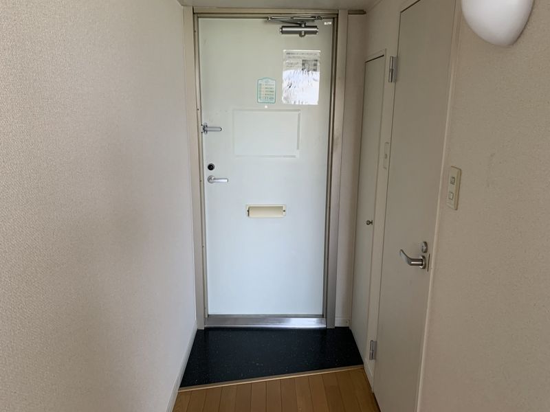 レオパレスクラウド 玄関