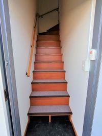 レオパレス三内 玄関