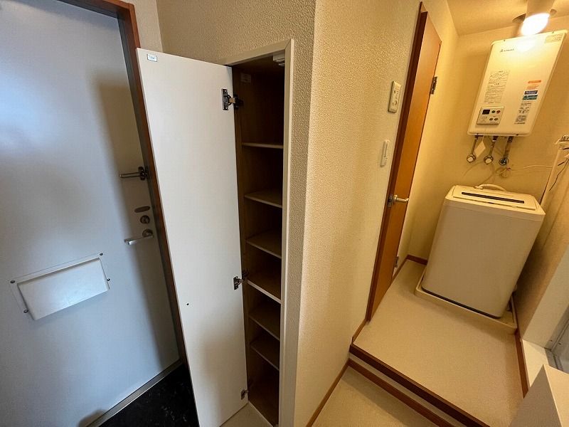 レオパレスサザンクロスⅡ 玄関
