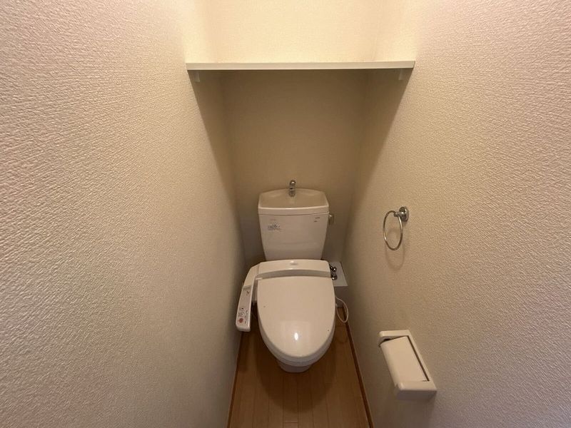 レオパレスヴァンメルベーユ トイレ