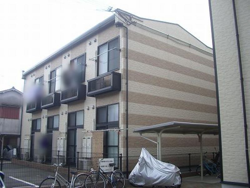 レオパレスアゼリアⅠ 外観