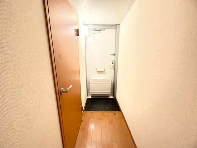 レオパレスリンデンバウム 玄関