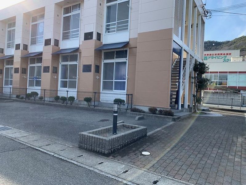 レオパレス仁豊野 駐車場