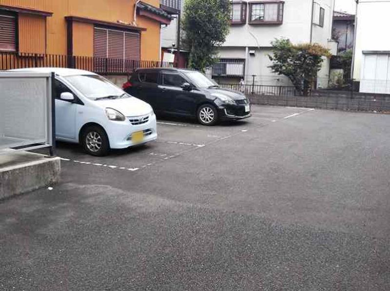 レオパレスフレグランス萩 駐車場