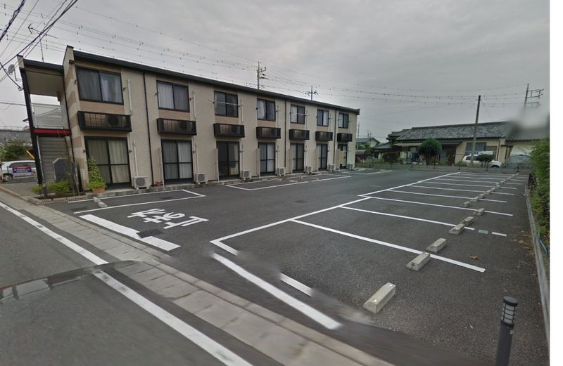 レオパレスルナシャインⅣ 駐車場