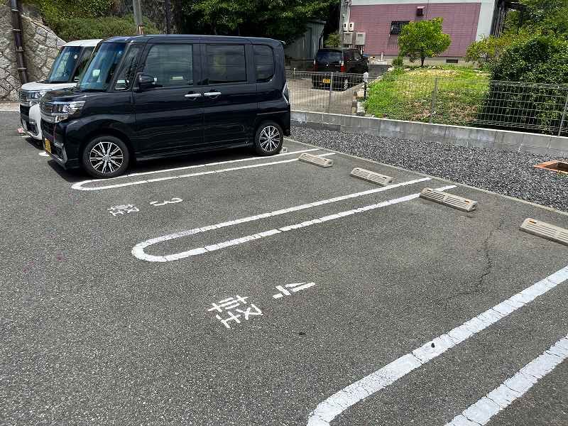 レオネクストＦＥＥＬ 駐車場