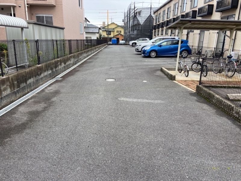 レオパレスコンフォート隅の浜 駐車場