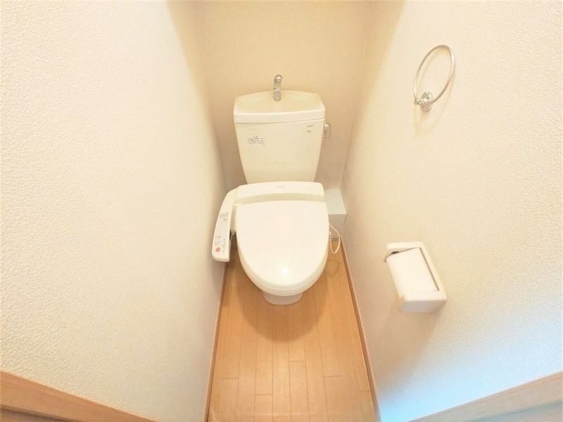 レオパレスヴァンメルベーユ トイレ