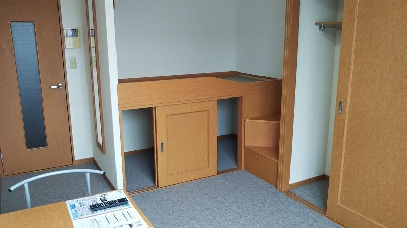 レオパレスなかじま 寝室