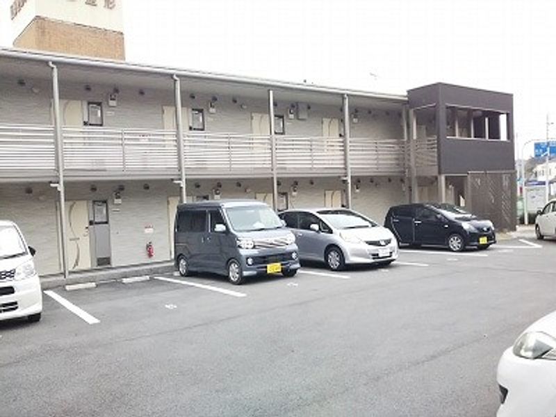 クレイノ北条石黒山 駐車場