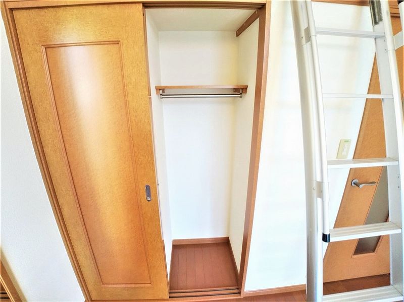 レオパレスたかみ 収納