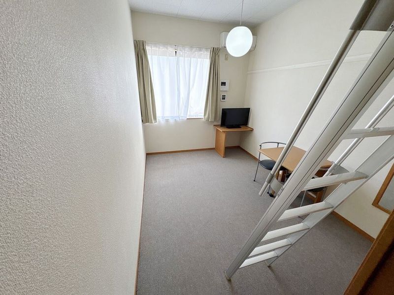 レオパレスエトワール 居間