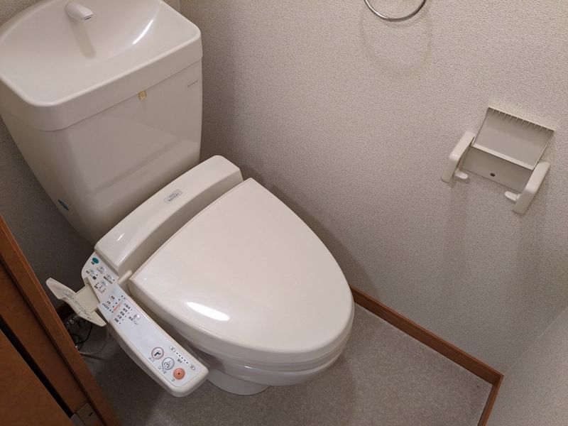 レオパレスグレイス木太 トイレ