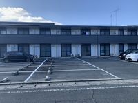レオパレスリバーサイド 駐車場