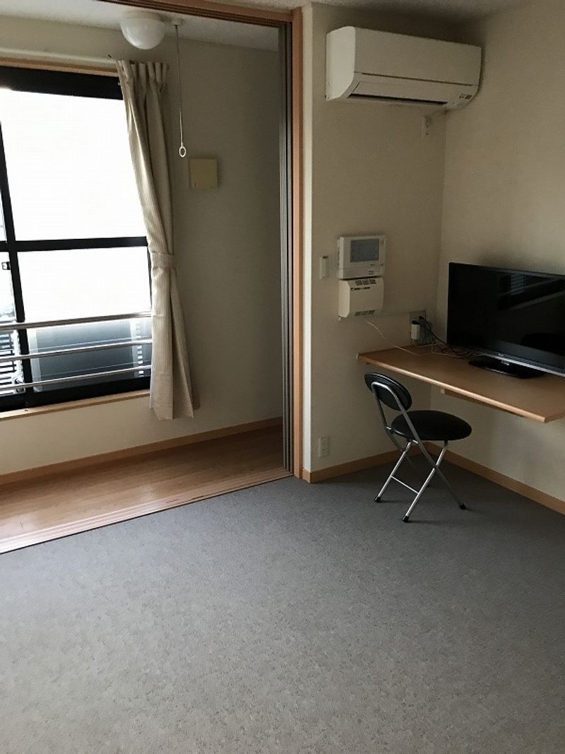 レオパレスＴＨＵＢＡＫＩ 居間