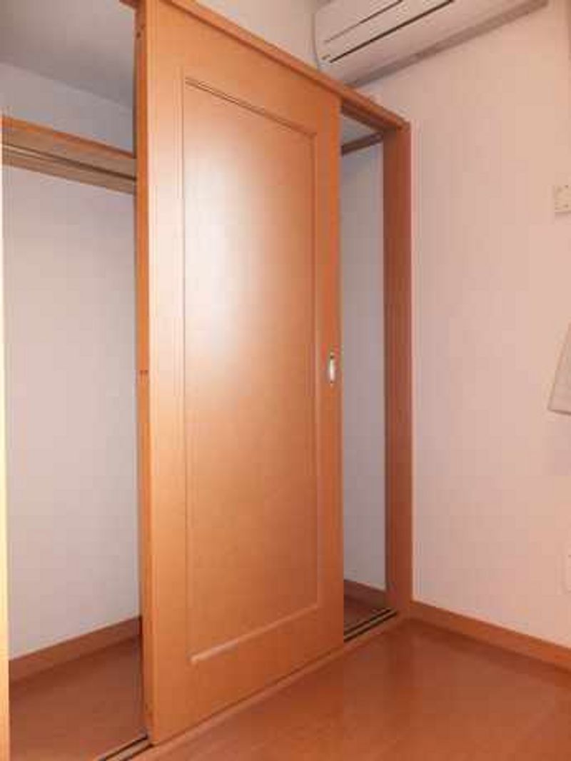 レオパレスパストラル 収納