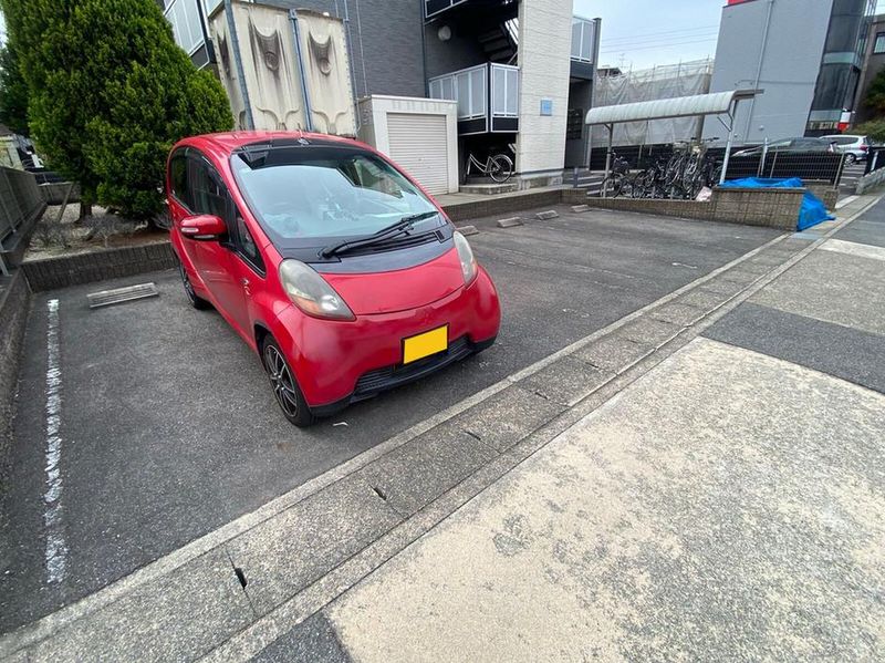 leopalace Hi Wood Nakahira 停车场