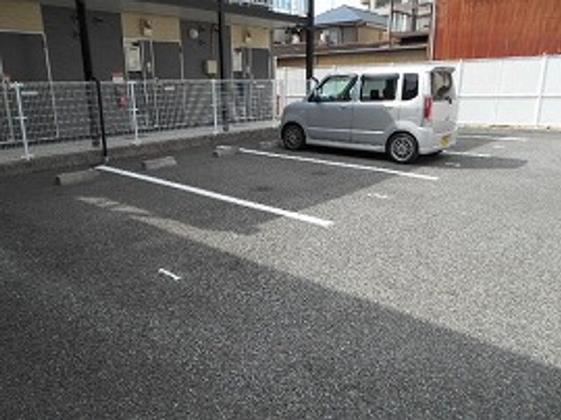 レオパレス歩 駐車場