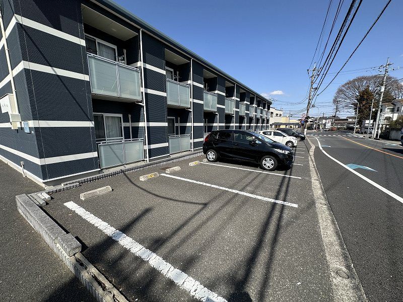 レオネクストＷＩＮ 駐車場