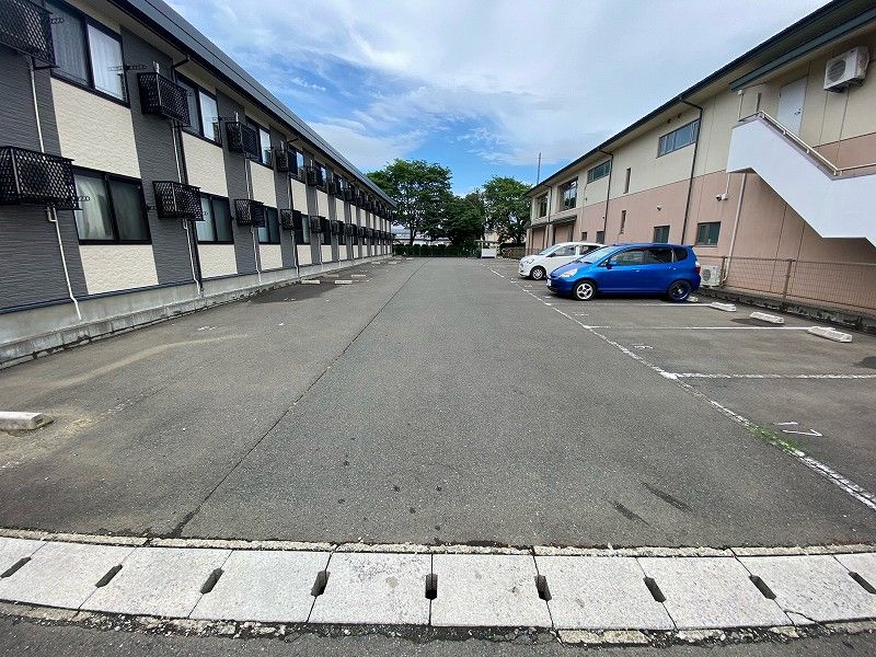 レオパレスコンチェルト 駐車場