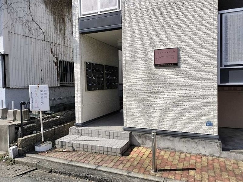 レオパレスひご本荘 エントランス