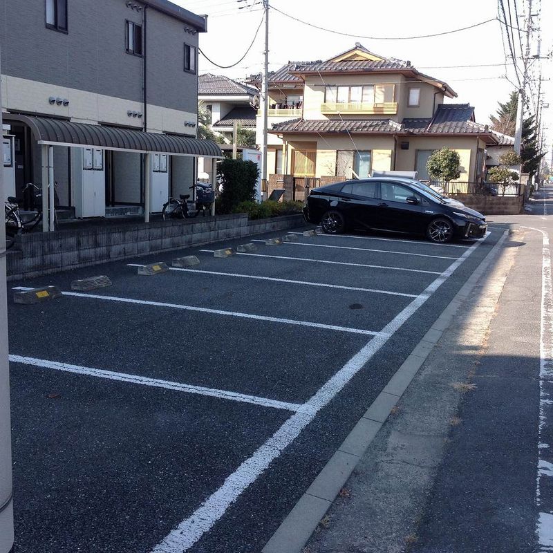 レオパレス山王 駐車場