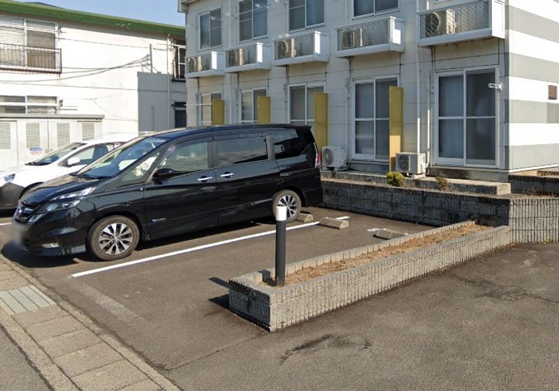 レオパレスコンフォールⅡ 駐車場