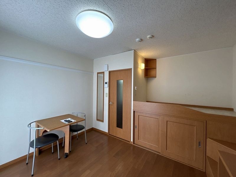 レオパレスプラムⅡ 居間