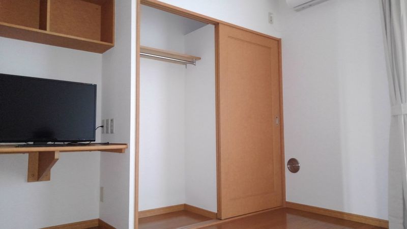 レオパレス古市場２ 収納