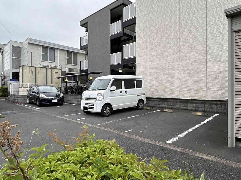 レオパレスＮＡＮＰＥＩ 駐車場