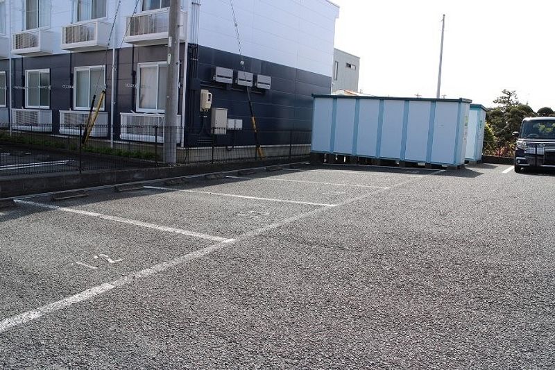 レオパレスレーブ 駐車場
