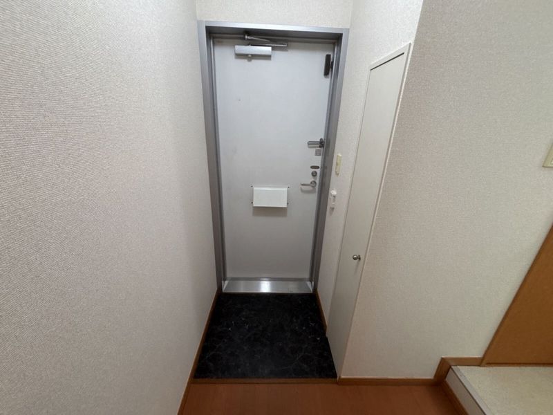 レオパレス加納院吉田 玄関