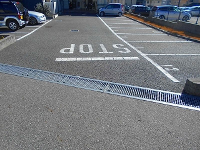 レオパレスエスペランサ 駐車場