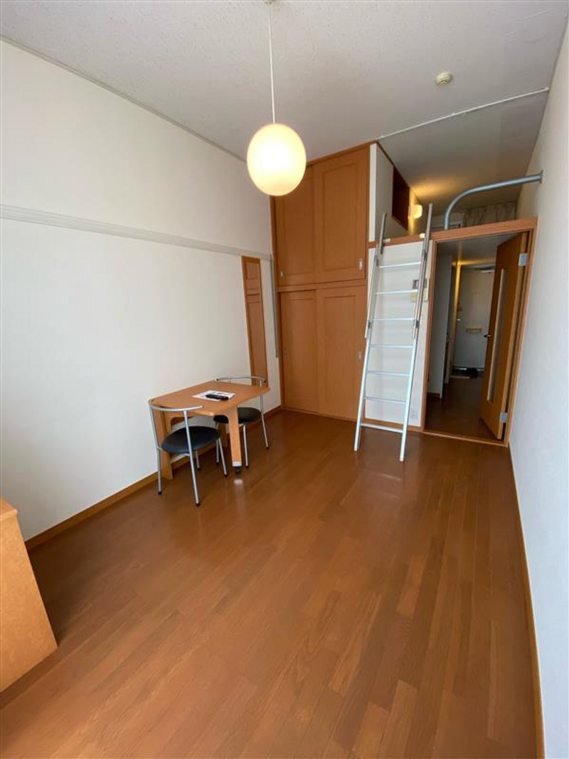 レオパレスサンライズ 居間