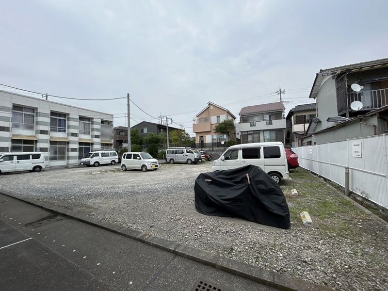 レオパレスアルテⅡ 駐車場
