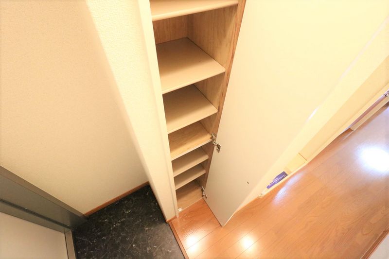 レオパレス田中殿 玄関