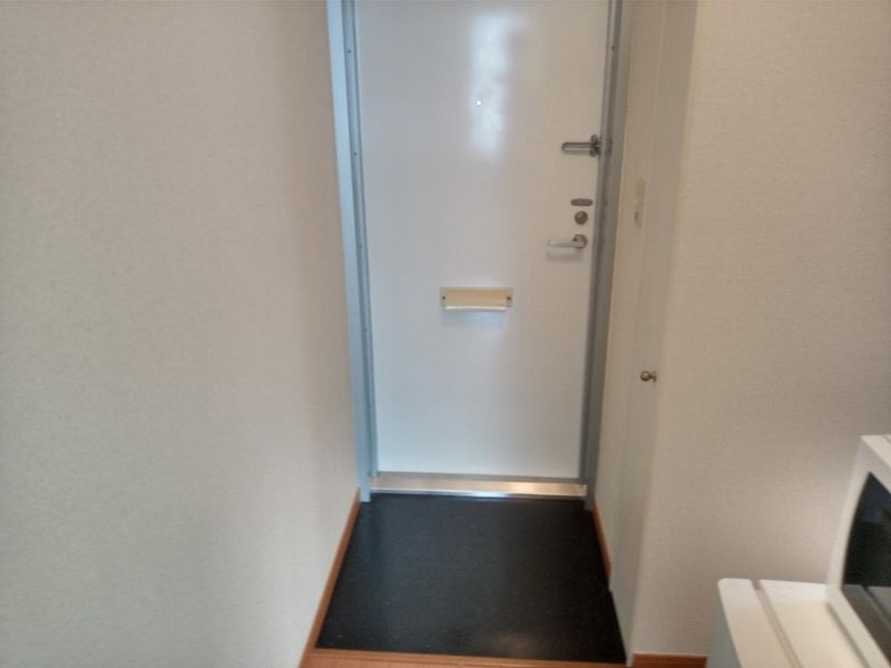 レオパレスＴＯＫＵＷＡⅡ 玄関