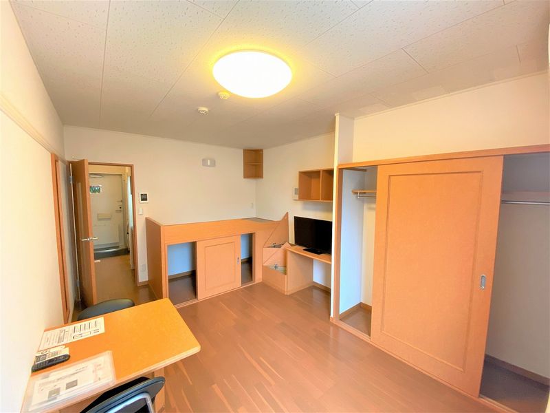 レオパレスさそら 居間