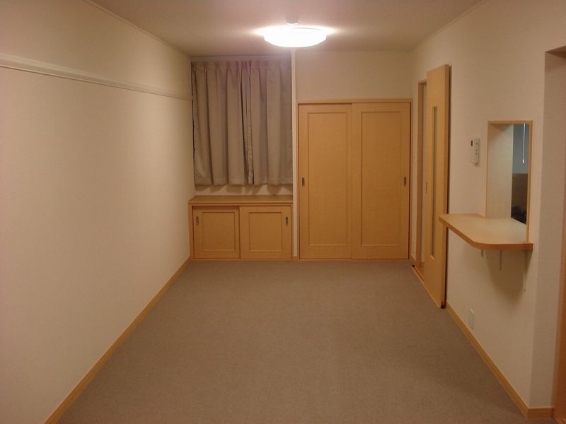 レオパレスバンビーノ花輪 居間