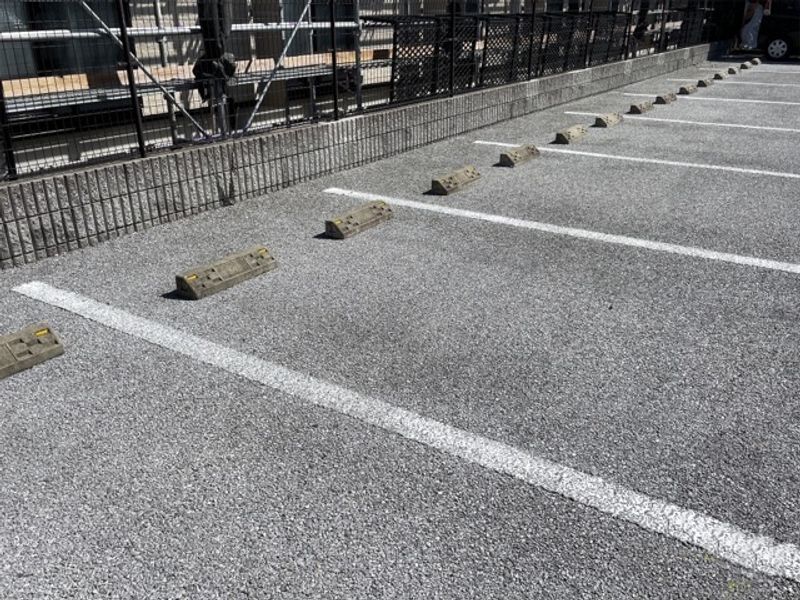 レオパレスＴＫすずめ 駐車場