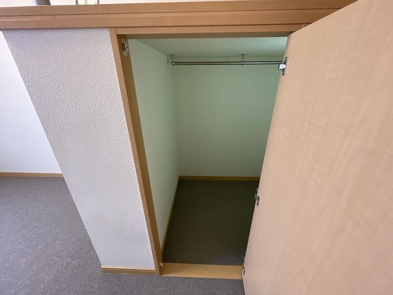 レオパレスピアット 収納