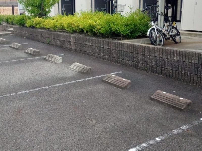 レオパレス海波 駐車場