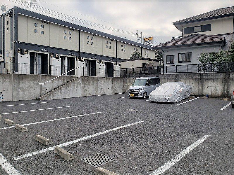 レオネクストソレイユ 駐車場