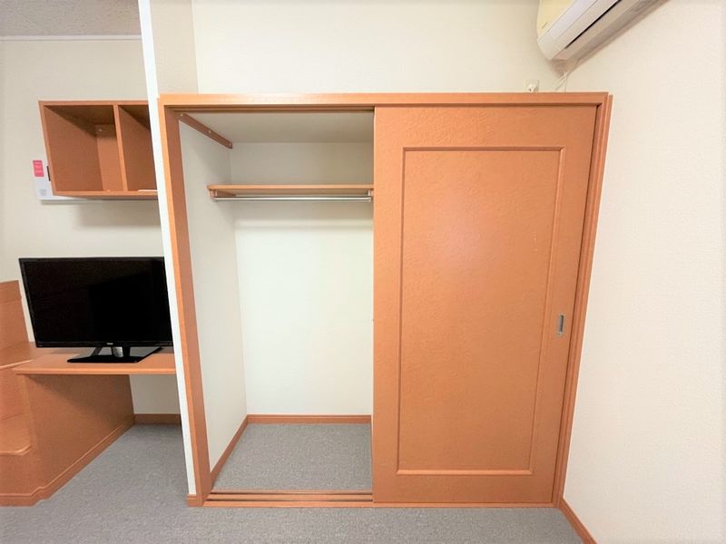レオパレス上赤砂 収納
