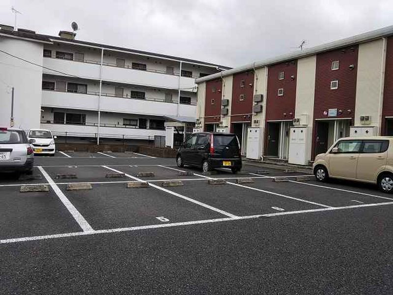 レオネクストＭｙ　やまがレッド 駐車場